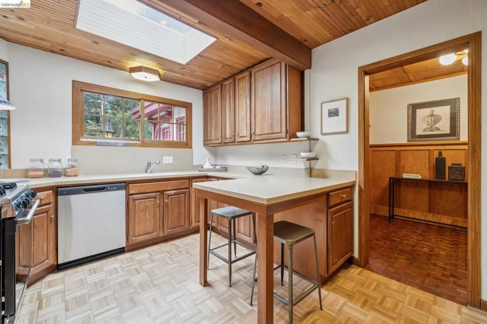 19 Sunset Dr Kensington, CA 94707