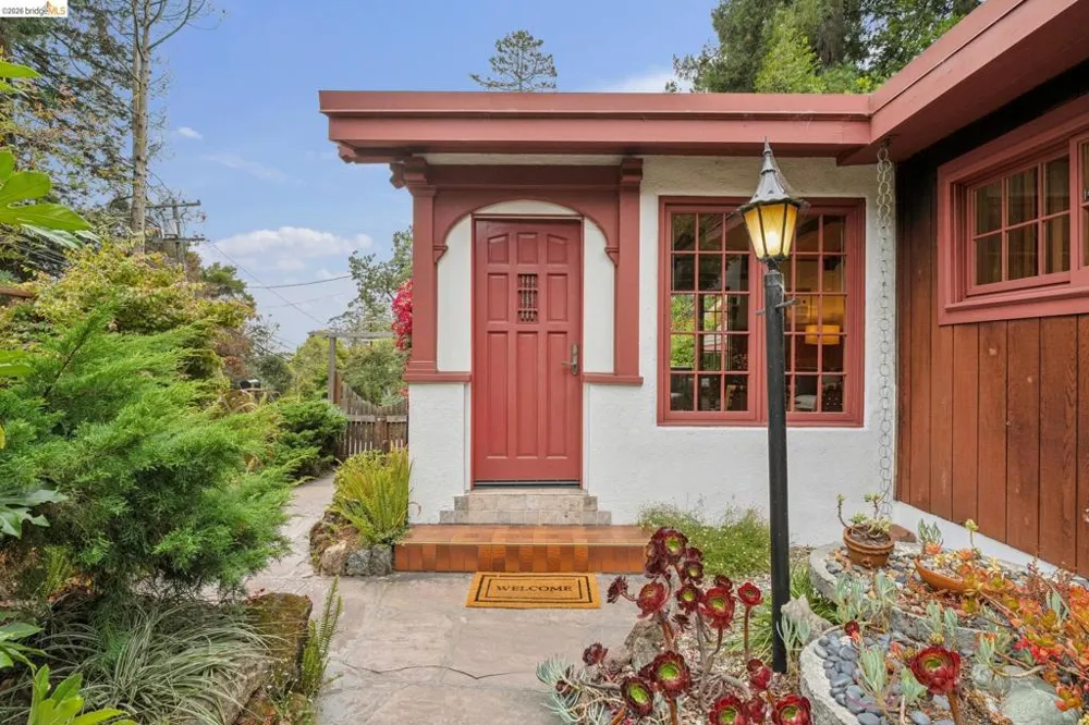 19 Sunset Dr Kensington, CA 94707