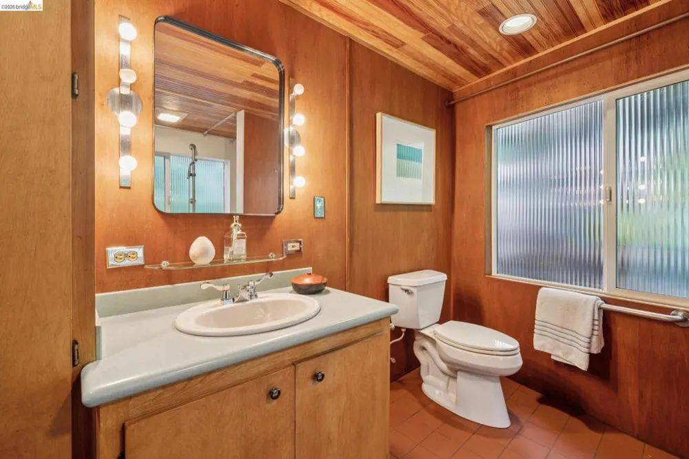 19 Sunset Dr Kensington, CA 94707