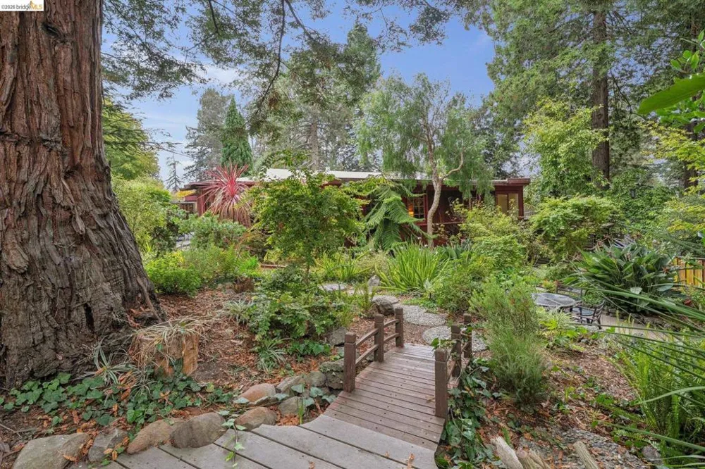 19 Sunset Dr Kensington, CA 94707