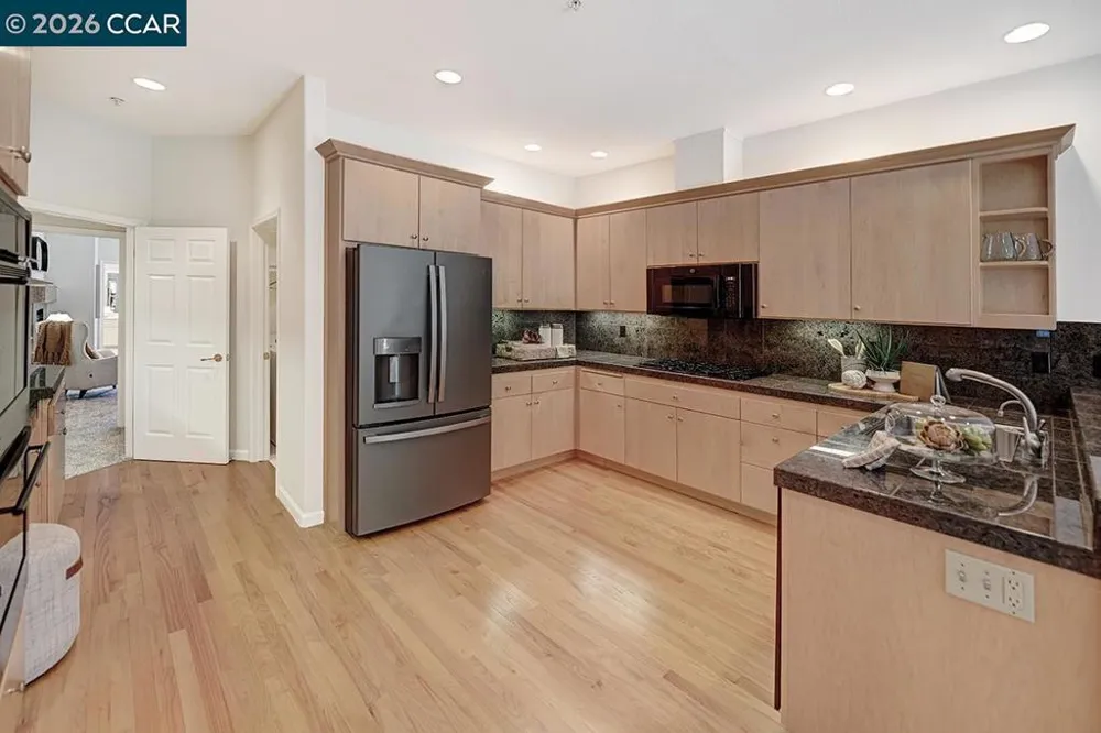 1923 Lakeshire Dr Walnut Creek, CA 94595