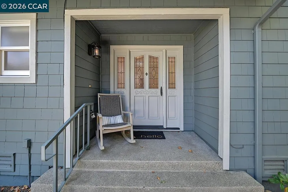 1923 Lakeshire Dr Walnut Creek, CA 94595