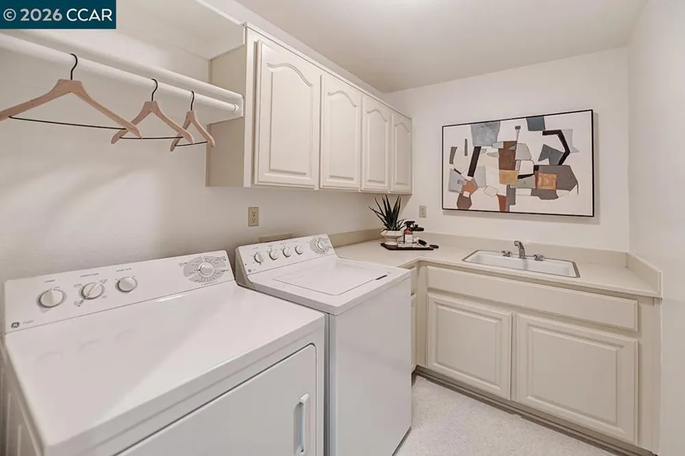 1923 Lakeshire Dr Walnut Creek, CA 94595