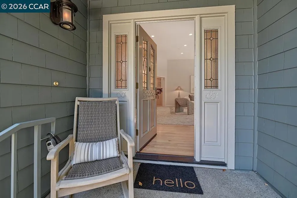 1923 Lakeshire Dr Walnut Creek, CA 94595