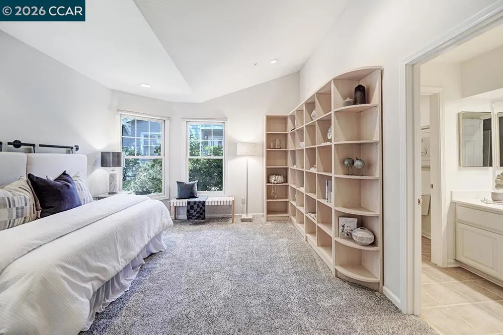 1923 Lakeshire Dr Walnut Creek, CA 94595