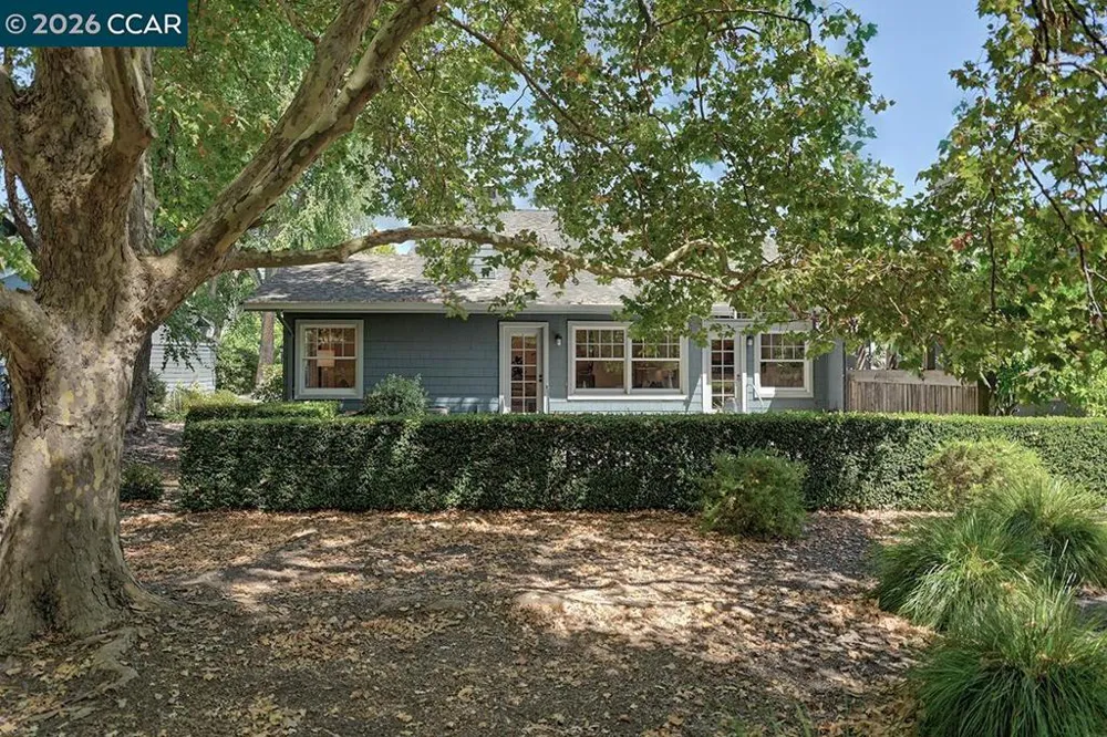 1923 Lakeshire Dr Walnut Creek, CA 94595