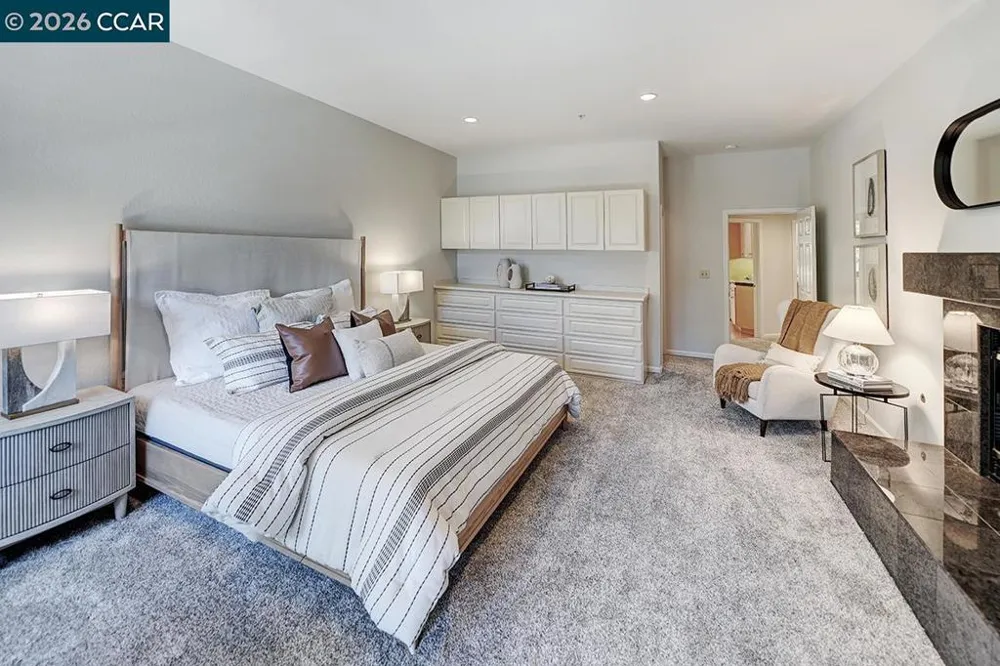 1923 Lakeshire Dr Walnut Creek, CA 94595