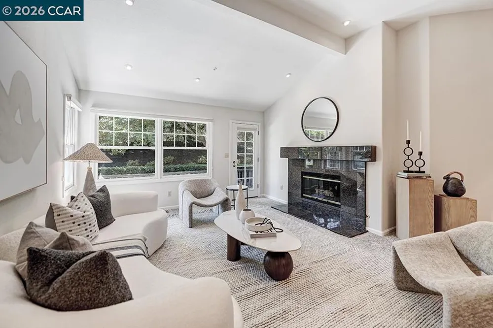 1923 Lakeshire Dr Walnut Creek, CA 94595