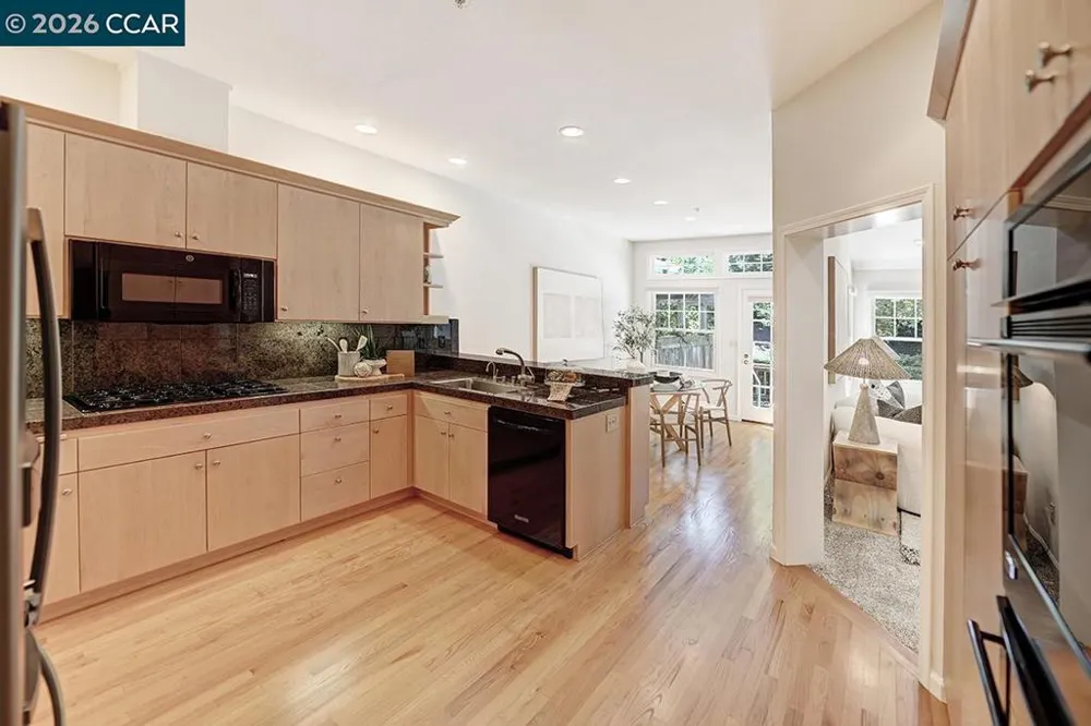 1923 Lakeshire Dr Walnut Creek, CA 94595