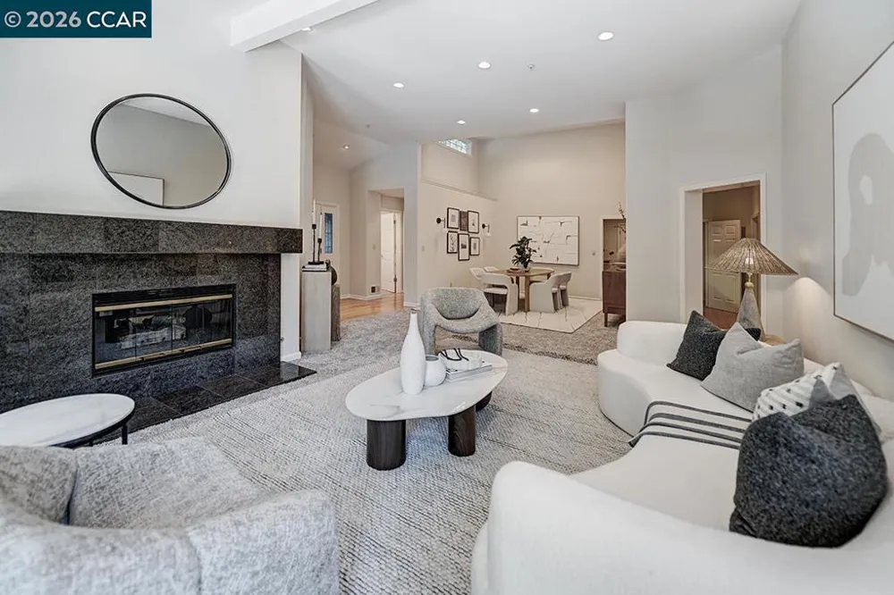 1923 Lakeshire Dr Walnut Creek, CA 94595