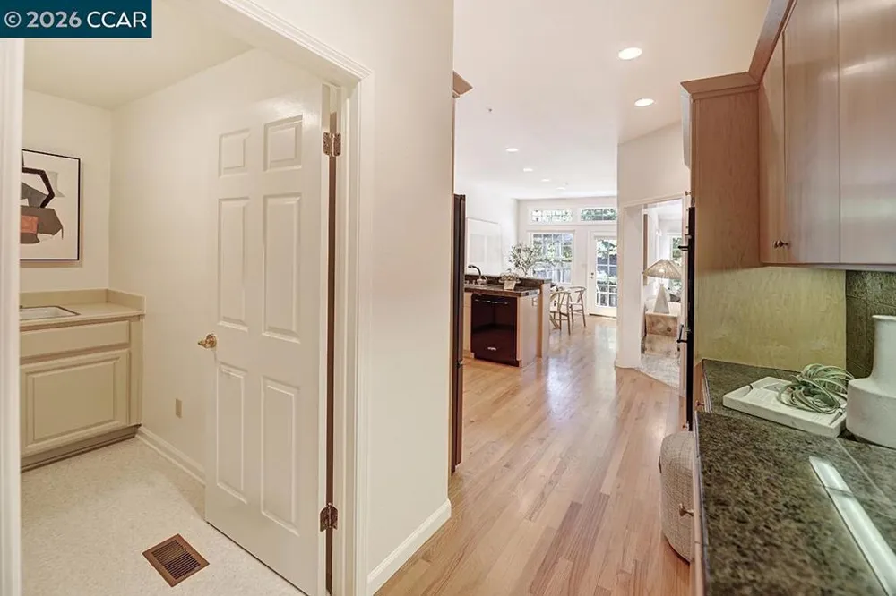 1923 Lakeshire Dr Walnut Creek, CA 94595