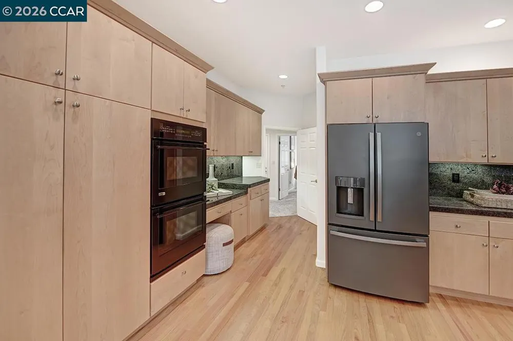 1923 Lakeshire Dr Walnut Creek, CA 94595