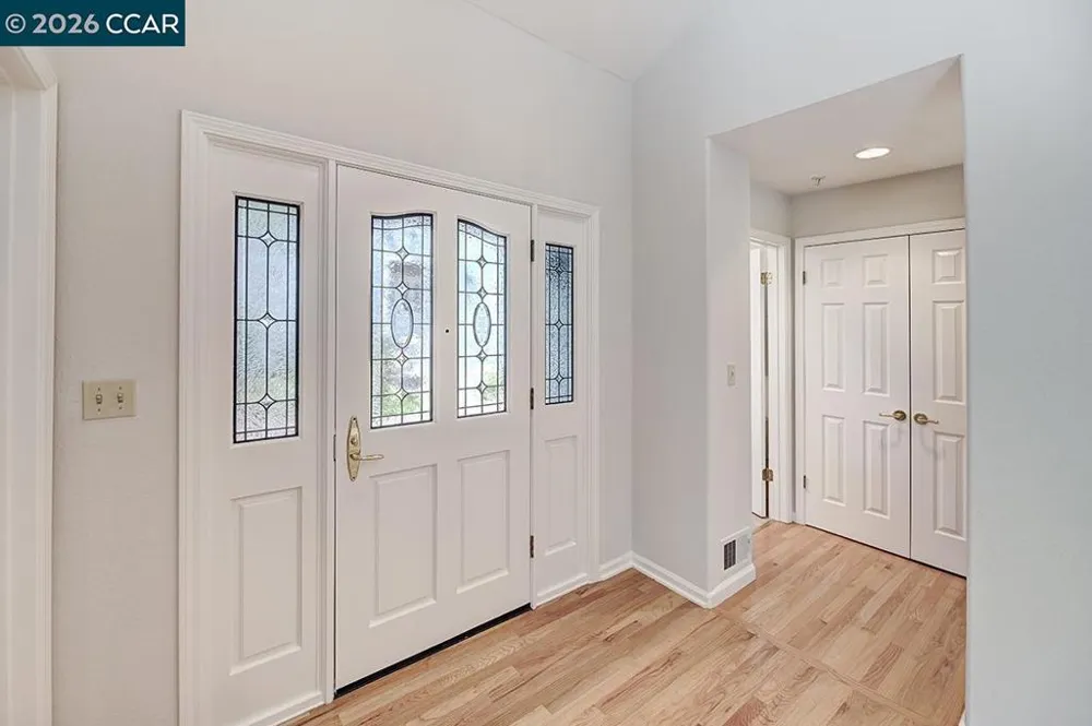 1923 Lakeshire Dr Walnut Creek, CA 94595