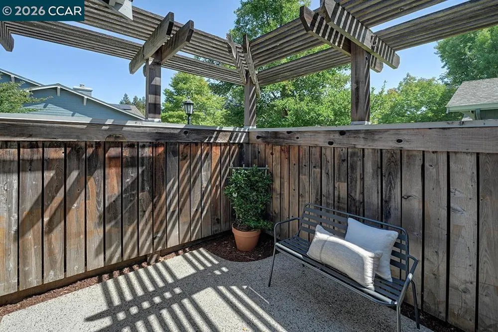 1923 Lakeshire Dr Walnut Creek, CA 94595