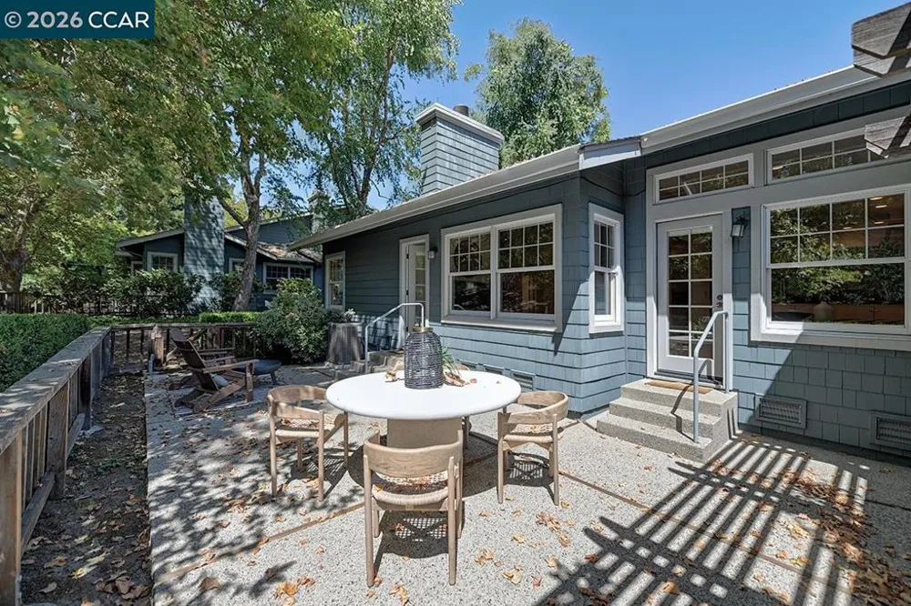 1923 Lakeshire Dr Walnut Creek, CA 94595