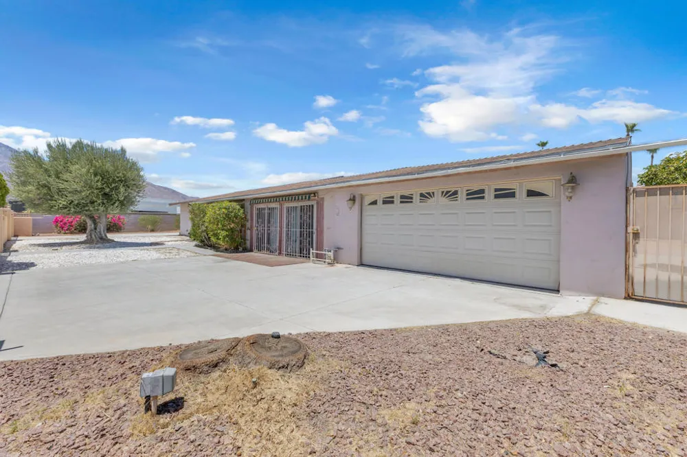 1880 Sharon Road Palm Springs, CA 92262