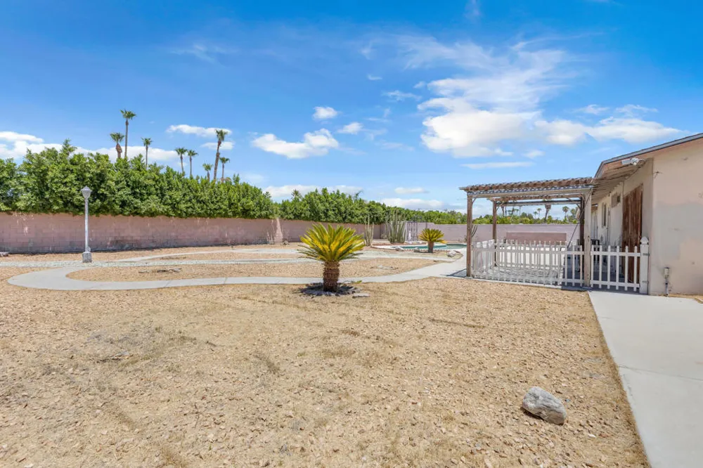 1880 Sharon Road Palm Springs, CA 92262