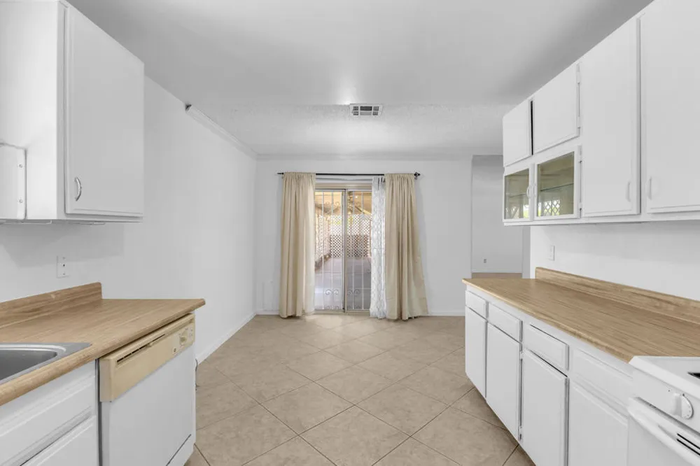 1880 Sharon Road Palm Springs, CA 92262