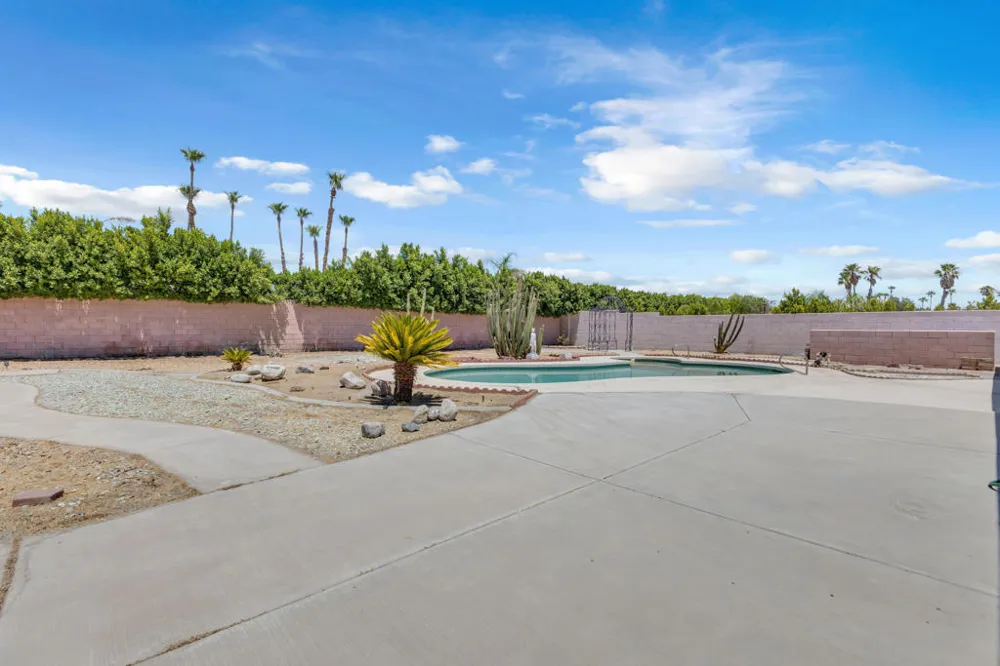 1880 Sharon Road Palm Springs, CA 92262