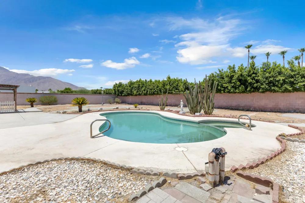 1880 Sharon Road Palm Springs, CA 92262
