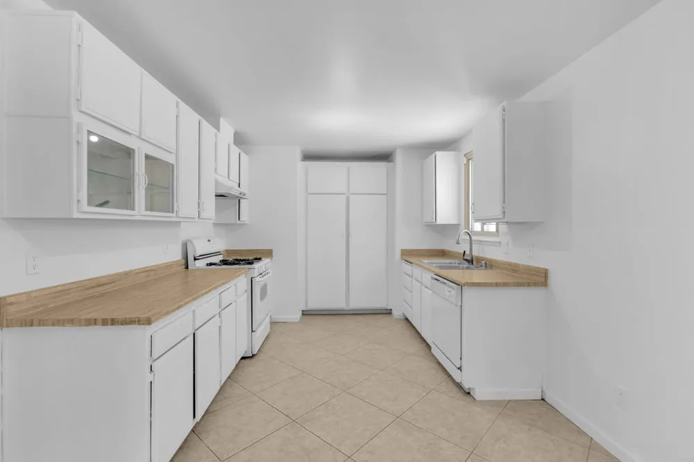 1880 Sharon Road Palm Springs, CA 92262
