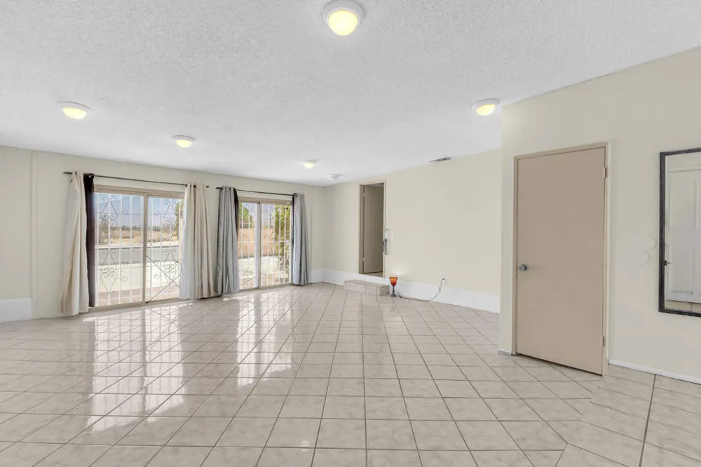 1880 Sharon Road Palm Springs, CA 92262