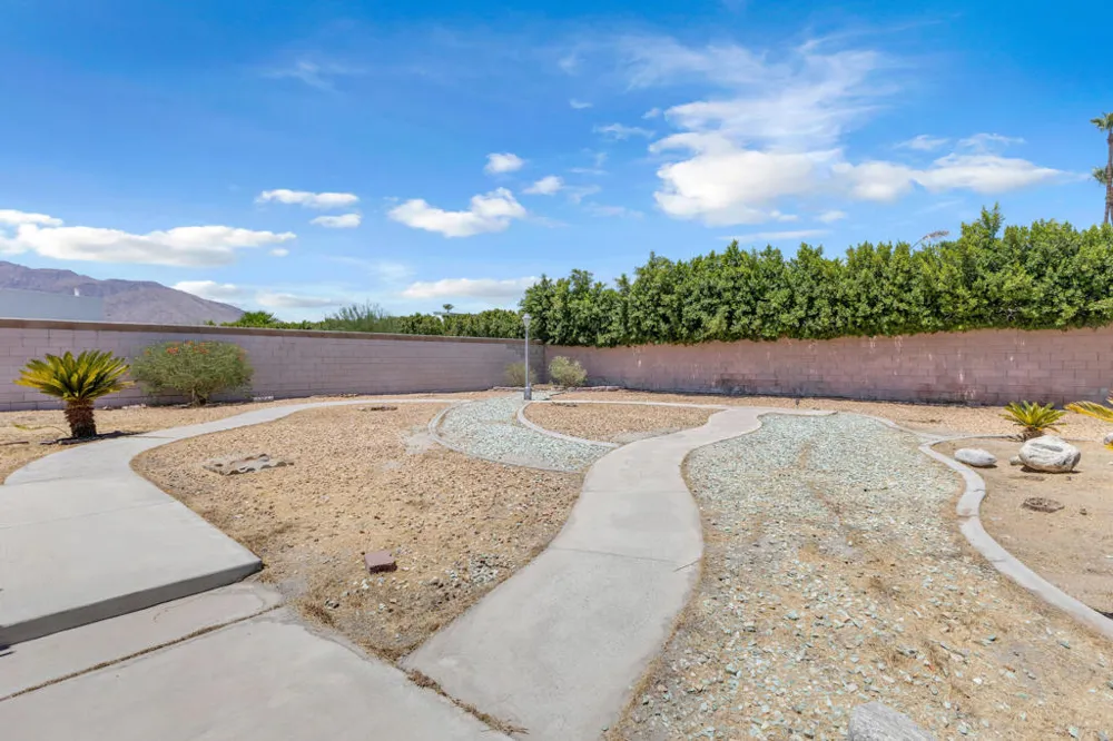 1880 Sharon Road Palm Springs, CA 92262