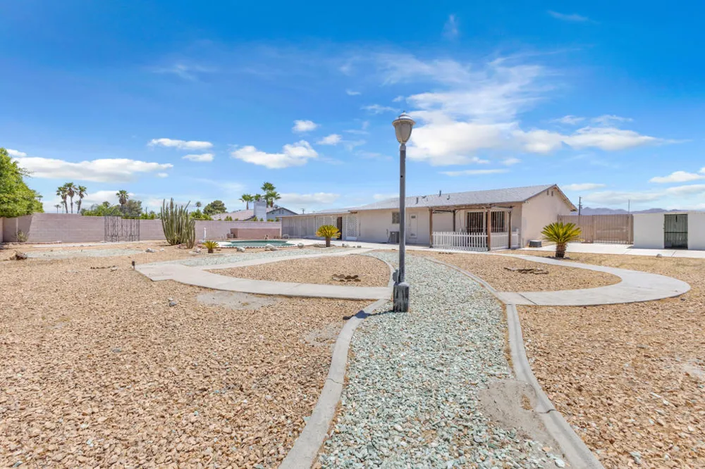 1880 Sharon Road Palm Springs, CA 92262