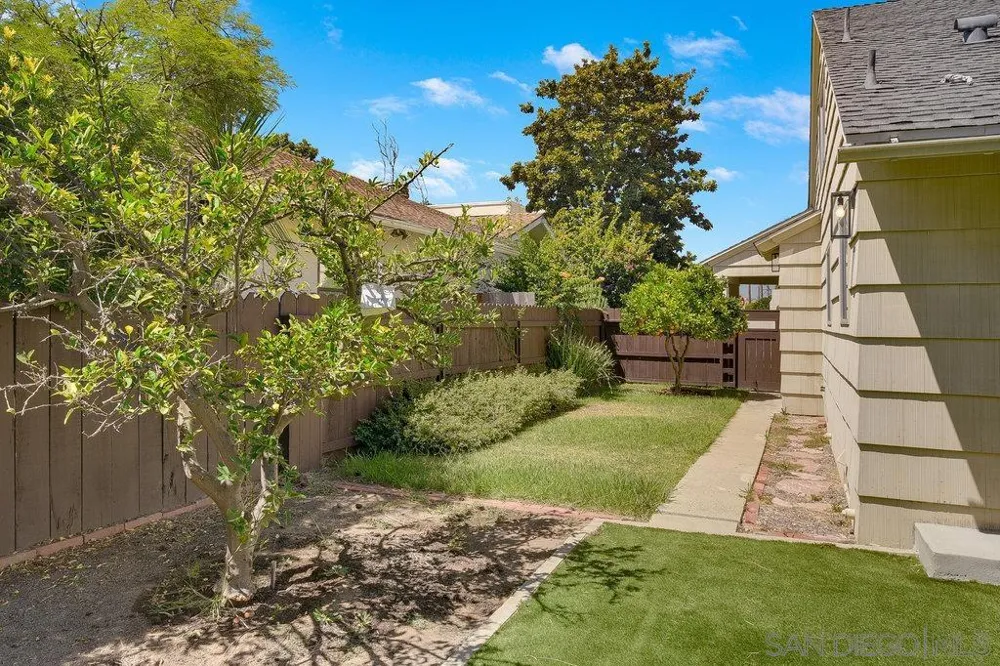 4721 Edgeware Rd. San Diego, CA 92116