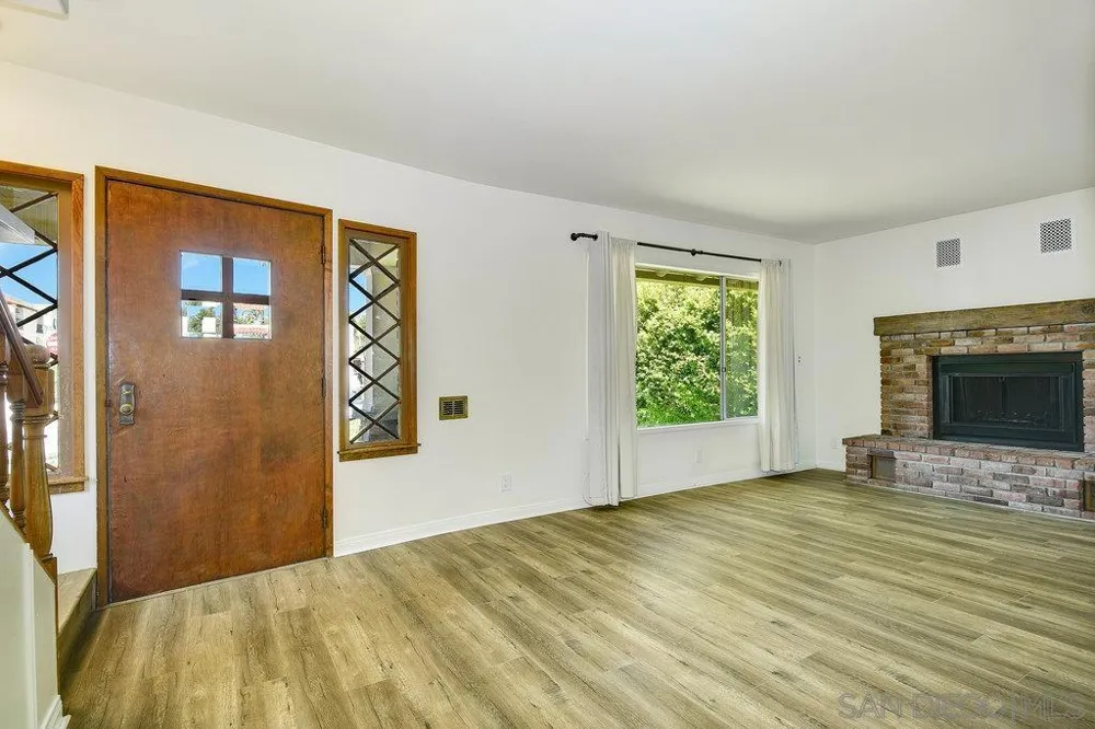 4721 Edgeware Rd. San Diego, CA 92116