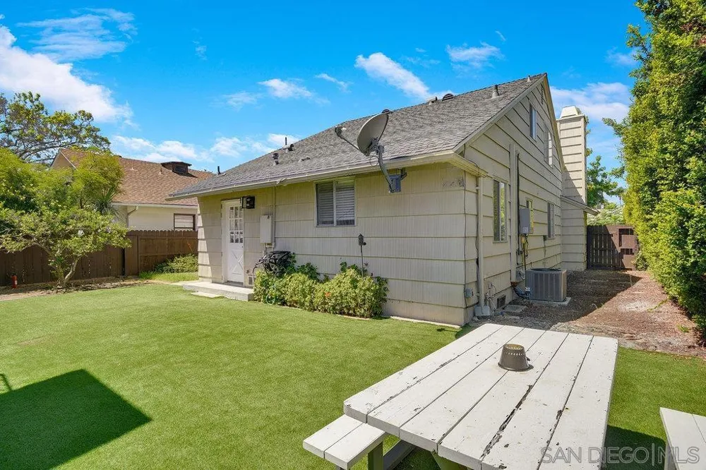 4721 Edgeware Rd. San Diego, CA 92116