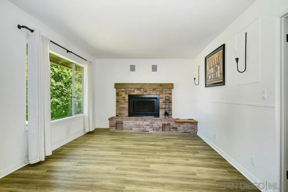 4721 Edgeware Rd. San Diego, CA 92116