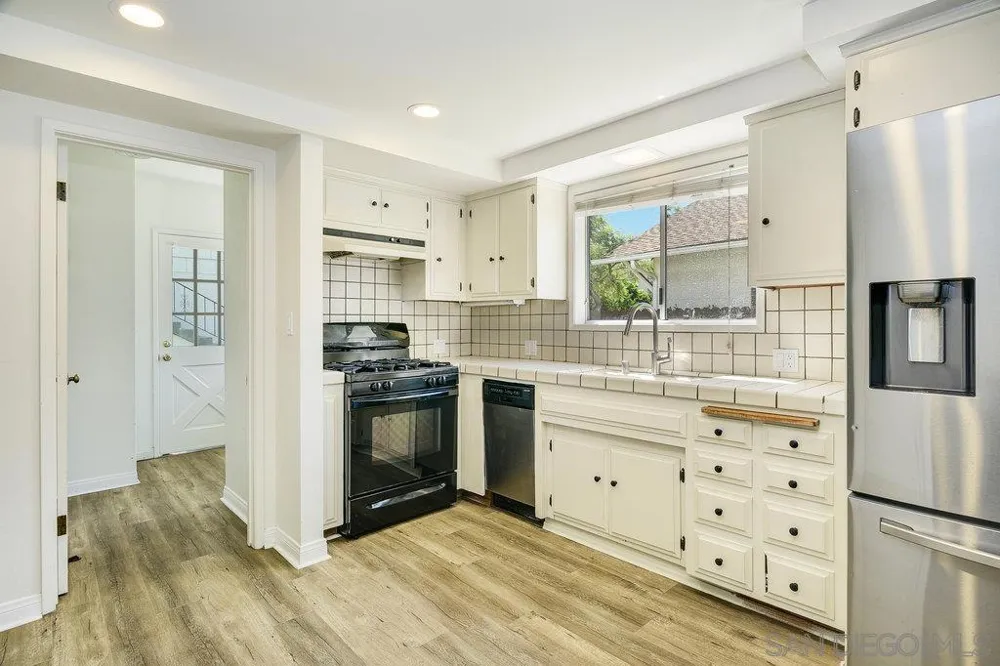4721 Edgeware Rd. San Diego, CA 92116