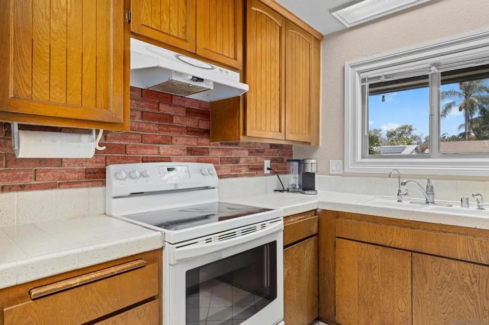 1381 Coker El Cajon, CA 92021