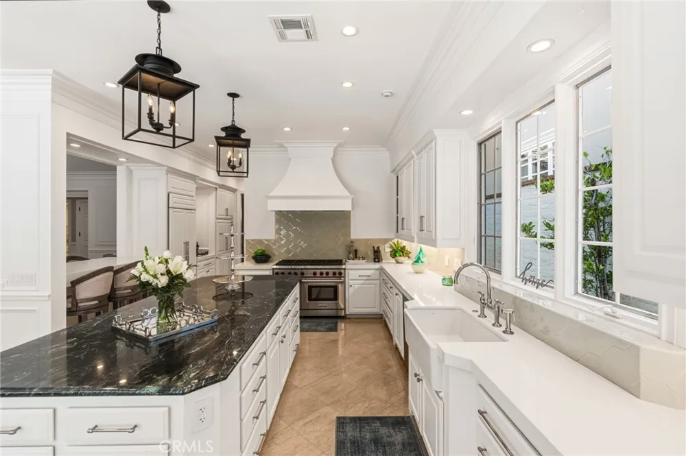 3 Barrenger Court Newport Beach, CA 92660