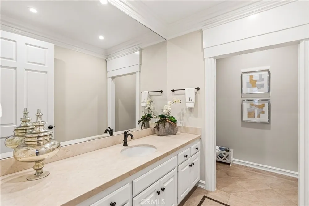 3 Barrenger Court Newport Beach, CA 92660