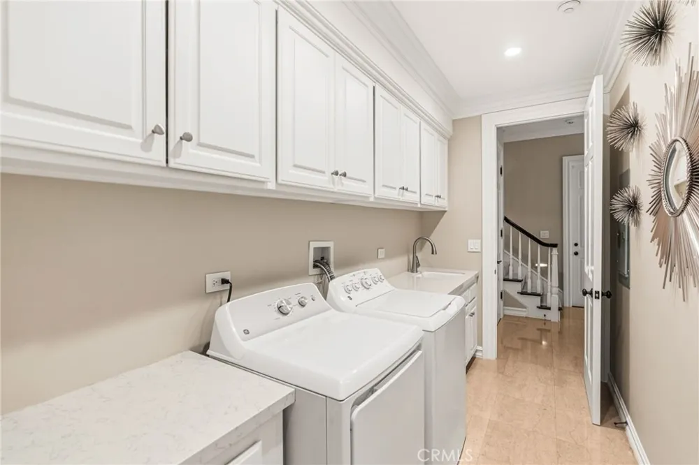 3 Barrenger Court Newport Beach, CA 92660