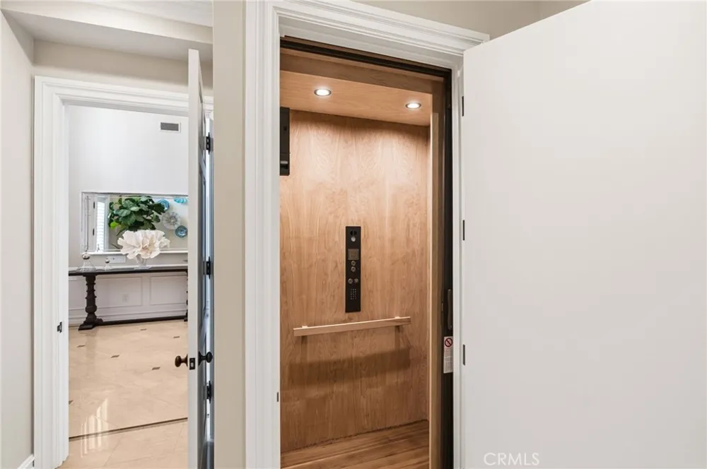 3 Barrenger Court Newport Beach, CA 92660