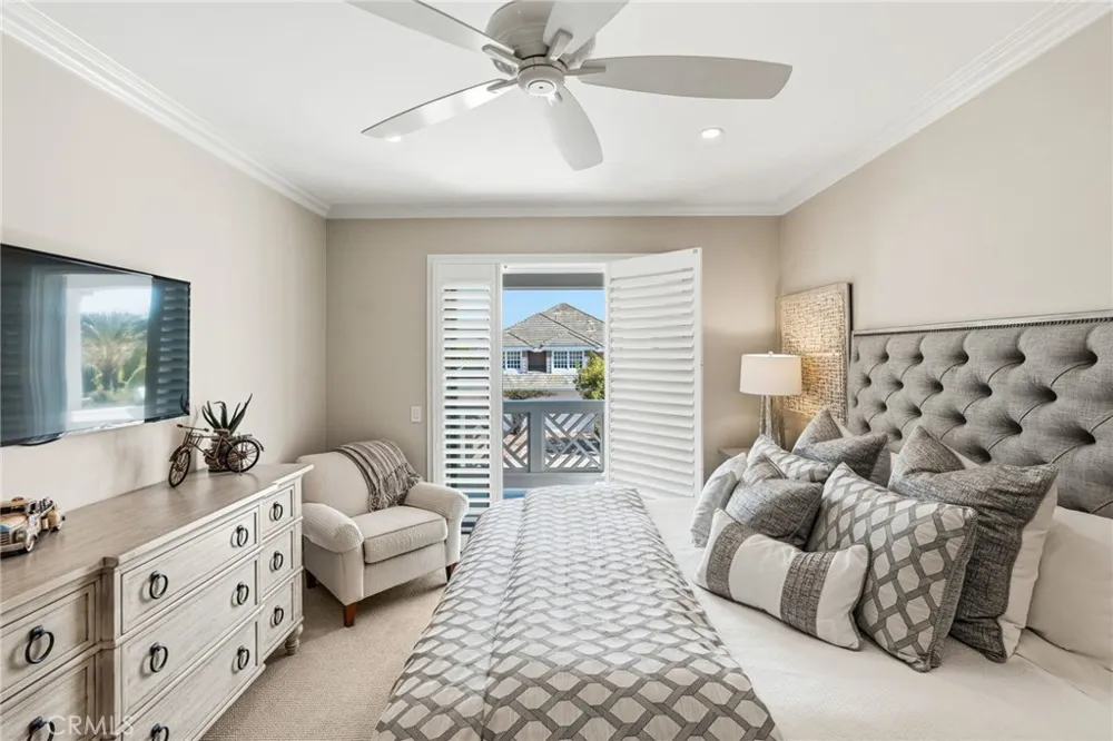 3 Barrenger Court Newport Beach, CA 92660