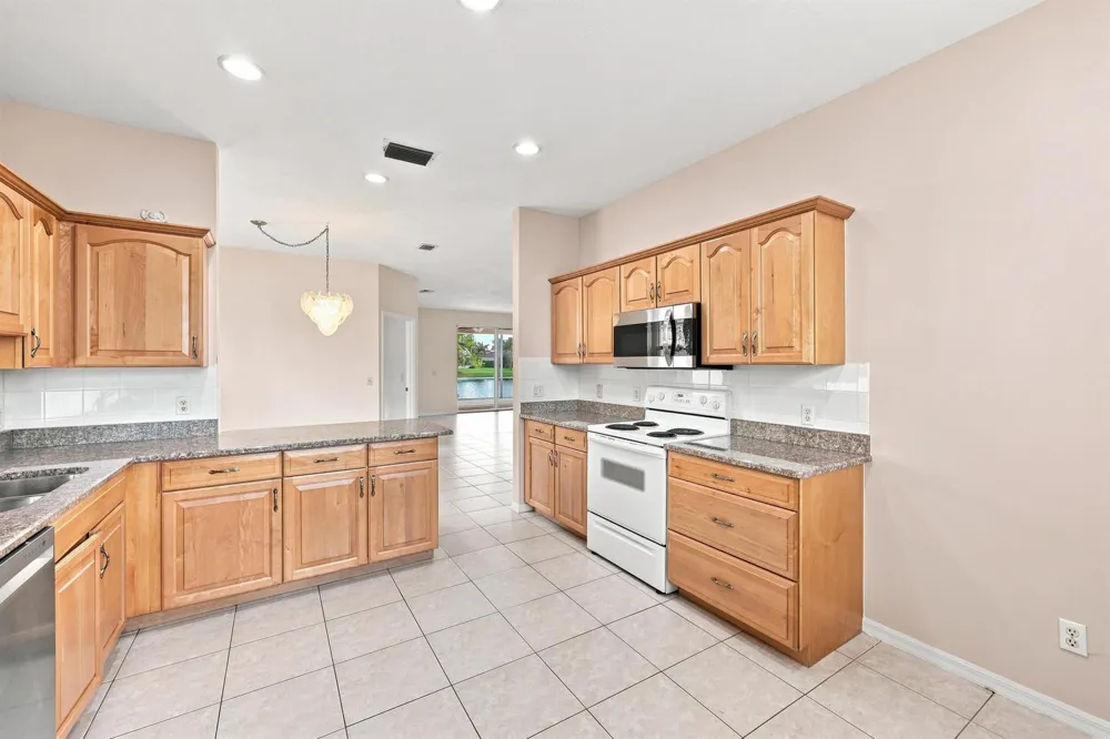996 NW Tuscany Drive Port St. Lucie, FL 34986