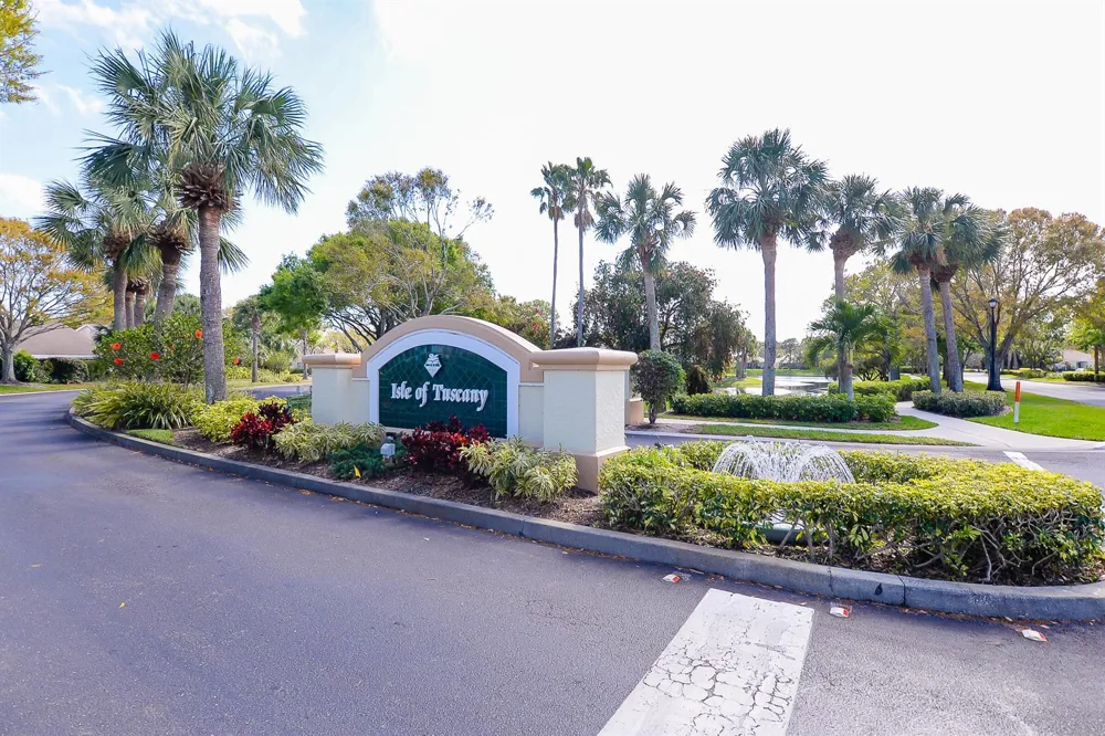 996 NW Tuscany Drive Port St. Lucie, FL 34986