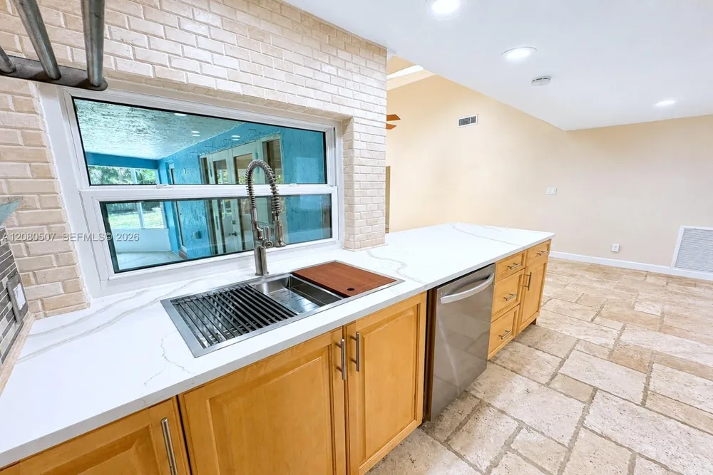 2811 SW 82nd Way Davie, FL 33328