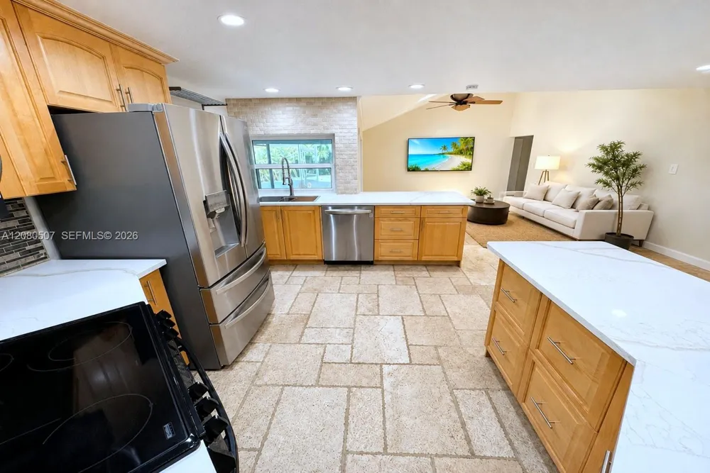 2811 SW 82nd Way Davie, FL 33328