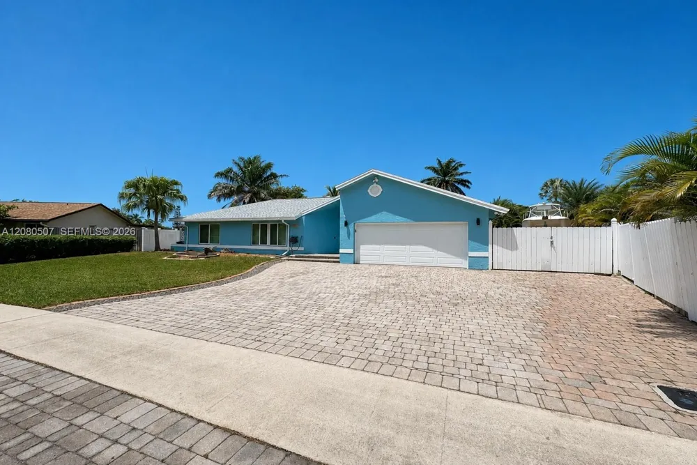 2811 SW 82nd Way Davie, FL 33328