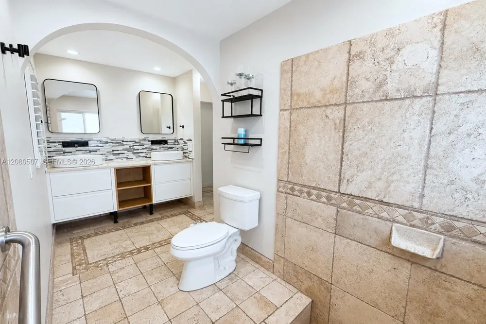 2811 SW 82nd Way Davie, FL 33328