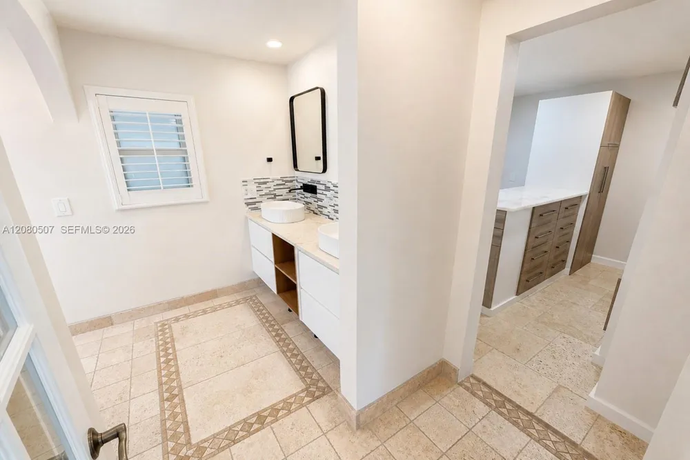 2811 SW 82nd Way Davie, FL 33328