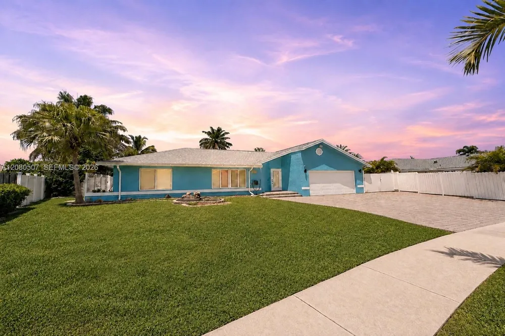 2811 SW 82nd Way Davie, FL 33328