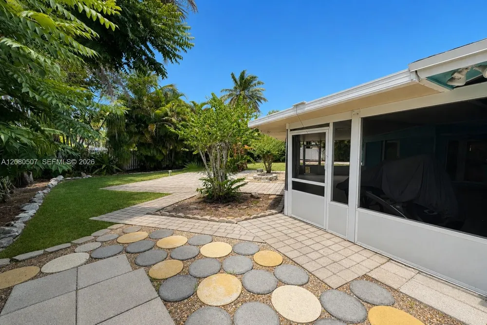 2811 SW 82nd Way Davie, FL 33328