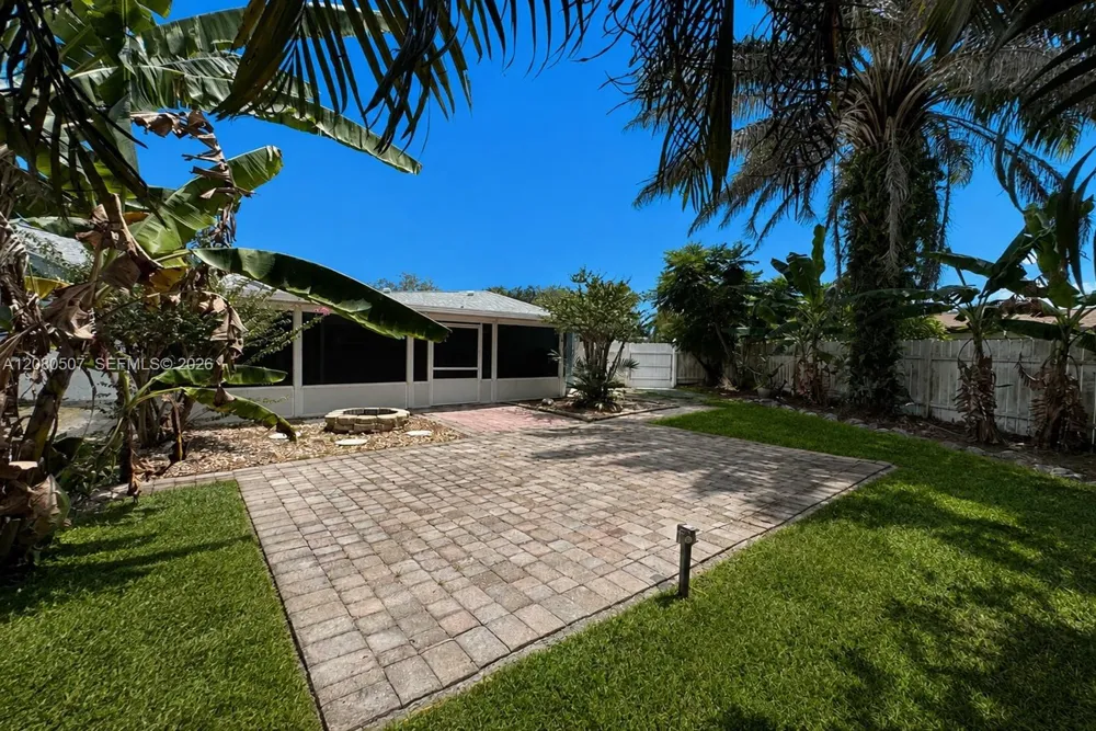 2811 SW 82nd Way Davie, FL 33328