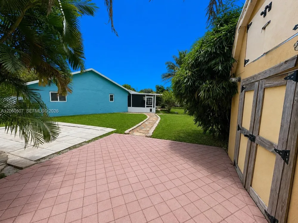 2811 SW 82nd Way Davie, FL 33328